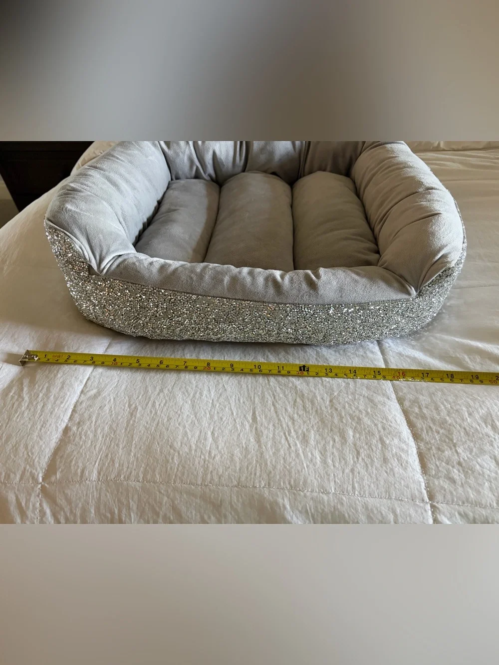 Sparkle Plush Pet Bed in Light Gray